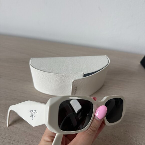 NWOT Prada SPR17W Symbole Sunglasses In Chalk White Geometric Design - Picture 3 of 11